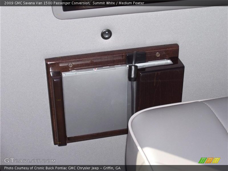 Summit White / Medium Pewter 2009 GMC Savana Van 1500 Passenger Conversion