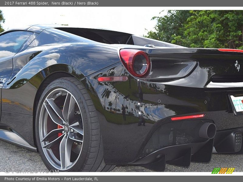 Nero (Black) / Nero (Black) 2017 Ferrari 488 Spider