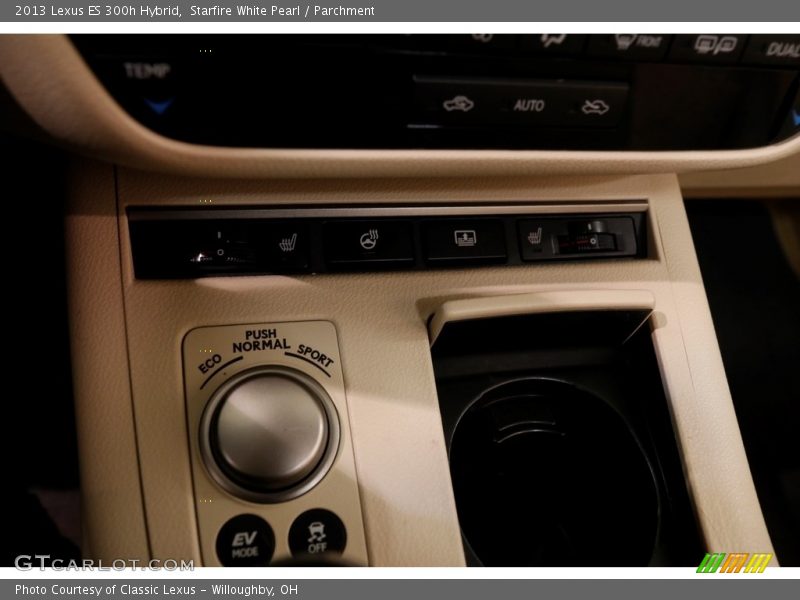 Starfire White Pearl / Parchment 2013 Lexus ES 300h Hybrid