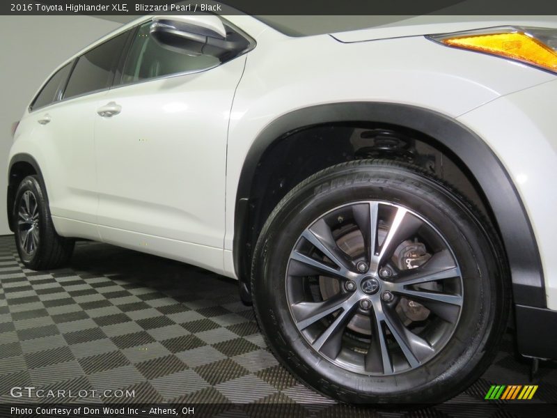 Blizzard Pearl / Black 2016 Toyota Highlander XLE