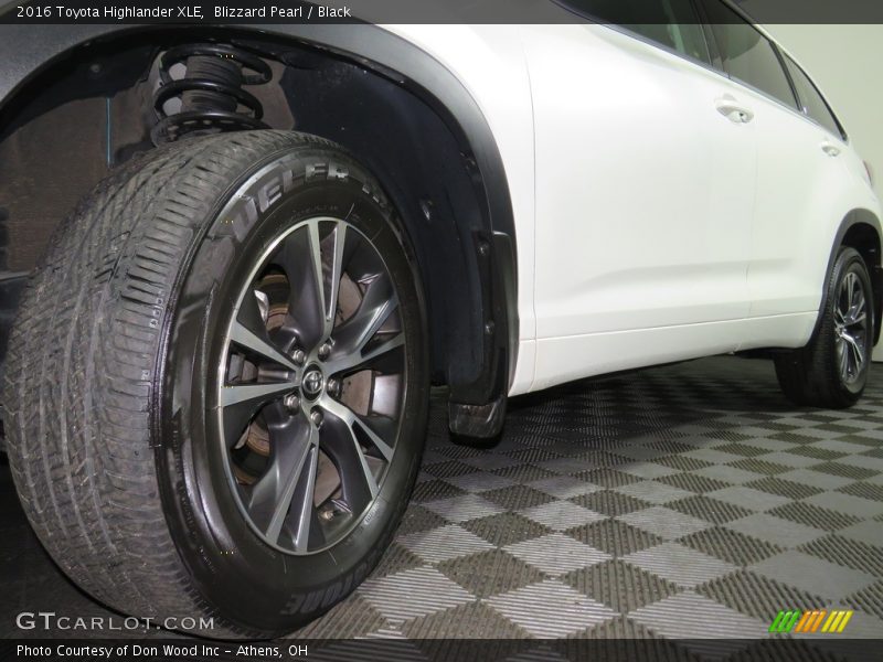 Blizzard Pearl / Black 2016 Toyota Highlander XLE
