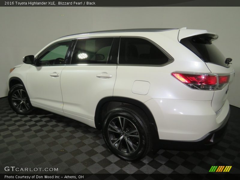 Blizzard Pearl / Black 2016 Toyota Highlander XLE