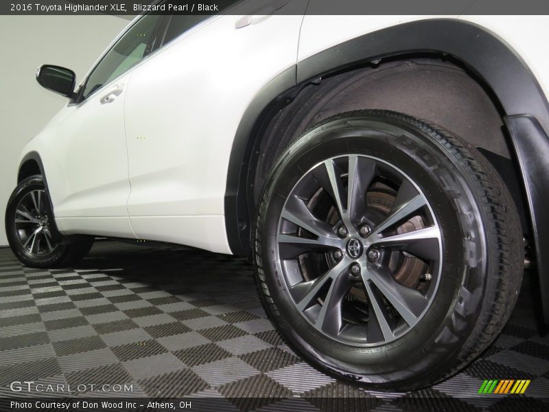 Blizzard Pearl / Black 2016 Toyota Highlander XLE