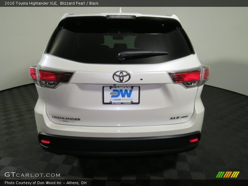 Blizzard Pearl / Black 2016 Toyota Highlander XLE