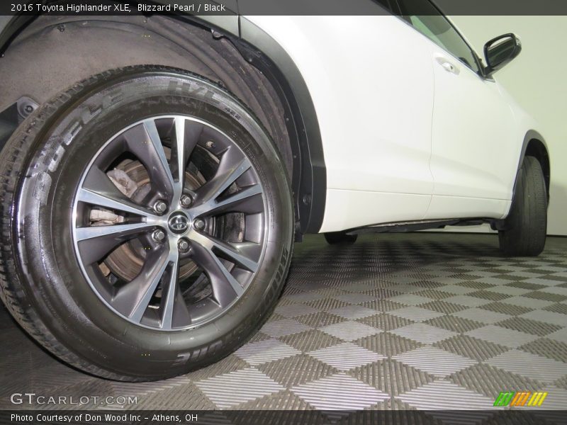 Blizzard Pearl / Black 2016 Toyota Highlander XLE