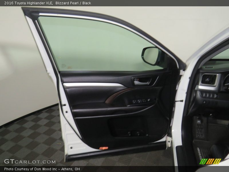 Blizzard Pearl / Black 2016 Toyota Highlander XLE