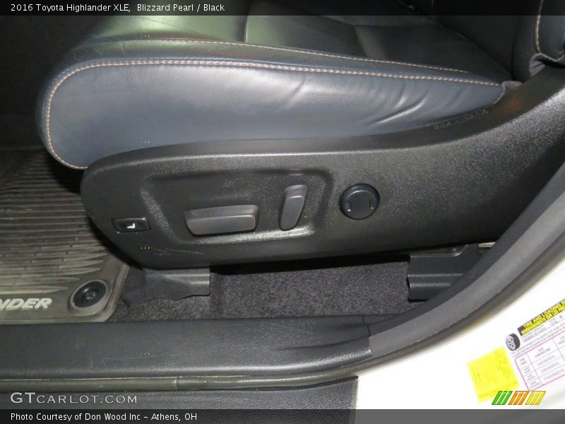 Blizzard Pearl / Black 2016 Toyota Highlander XLE