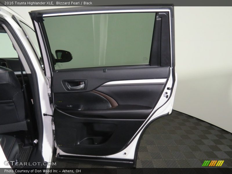 Blizzard Pearl / Black 2016 Toyota Highlander XLE