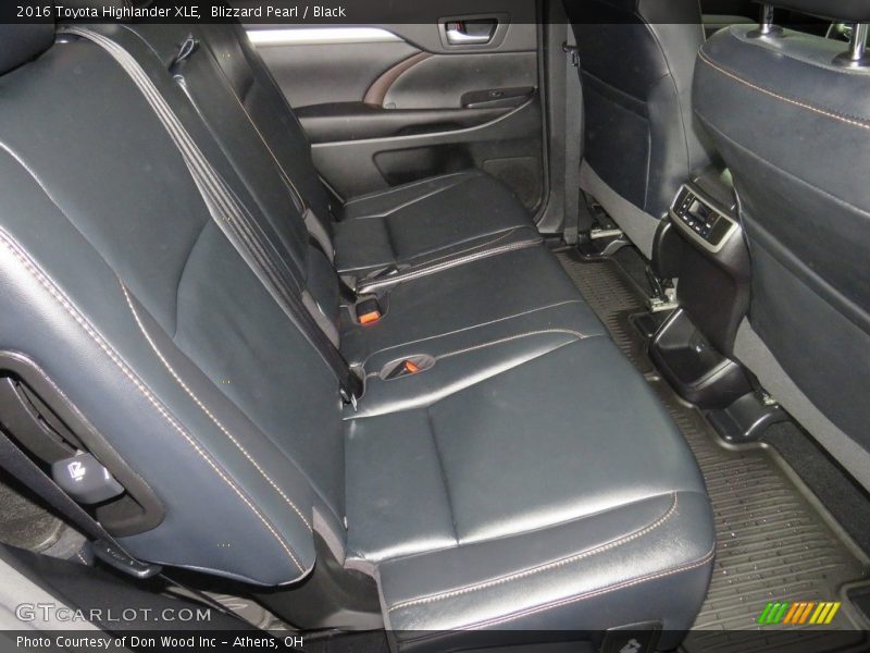 Blizzard Pearl / Black 2016 Toyota Highlander XLE