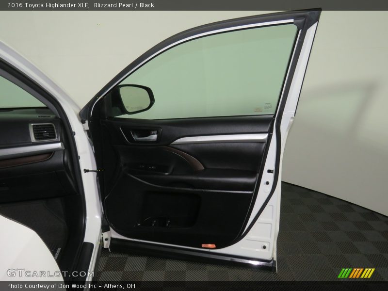 Blizzard Pearl / Black 2016 Toyota Highlander XLE
