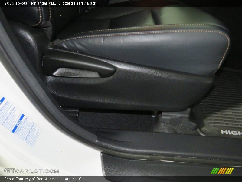 Blizzard Pearl / Black 2016 Toyota Highlander XLE