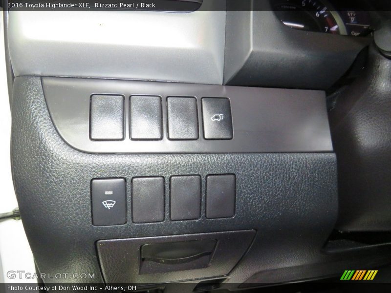 Blizzard Pearl / Black 2016 Toyota Highlander XLE