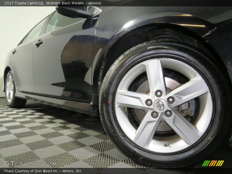 Midnight Black Metallic / Almond 2017 Toyota Camry LE