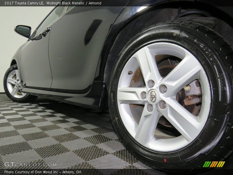 Midnight Black Metallic / Almond 2017 Toyota Camry LE
