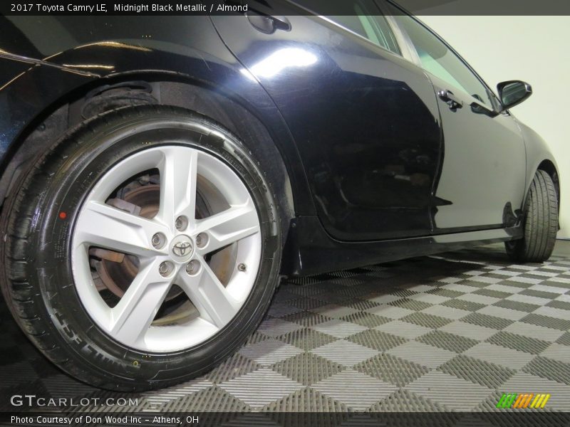 Midnight Black Metallic / Almond 2017 Toyota Camry LE