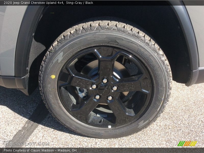 Sting-Gray / Black 2020 Jeep Grand Cherokee Upland 4x4