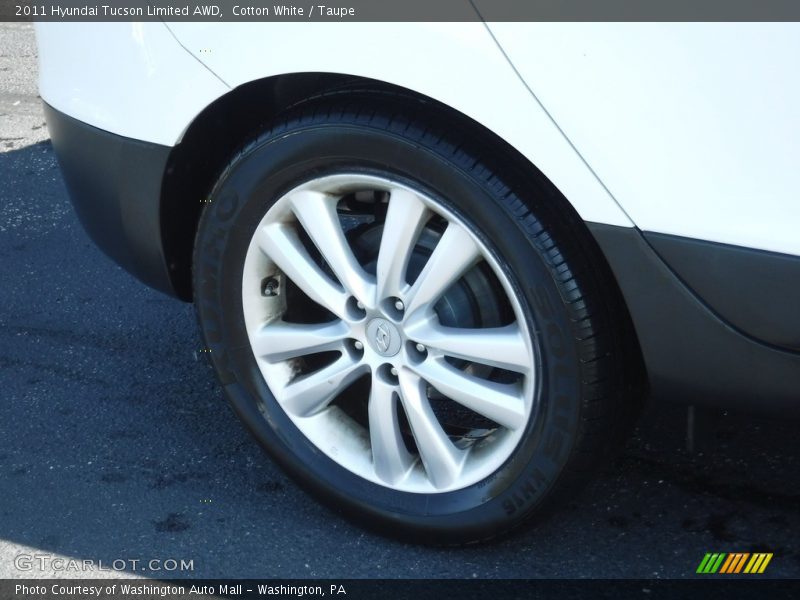 Cotton White / Taupe 2011 Hyundai Tucson Limited AWD