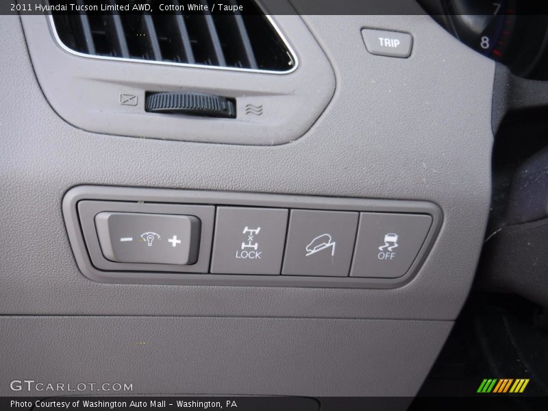 Cotton White / Taupe 2011 Hyundai Tucson Limited AWD