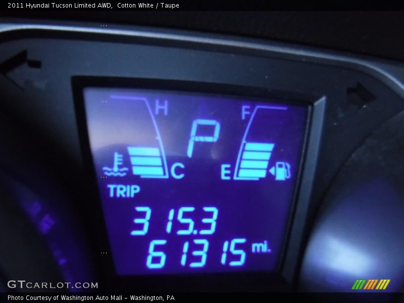 Cotton White / Taupe 2011 Hyundai Tucson Limited AWD
