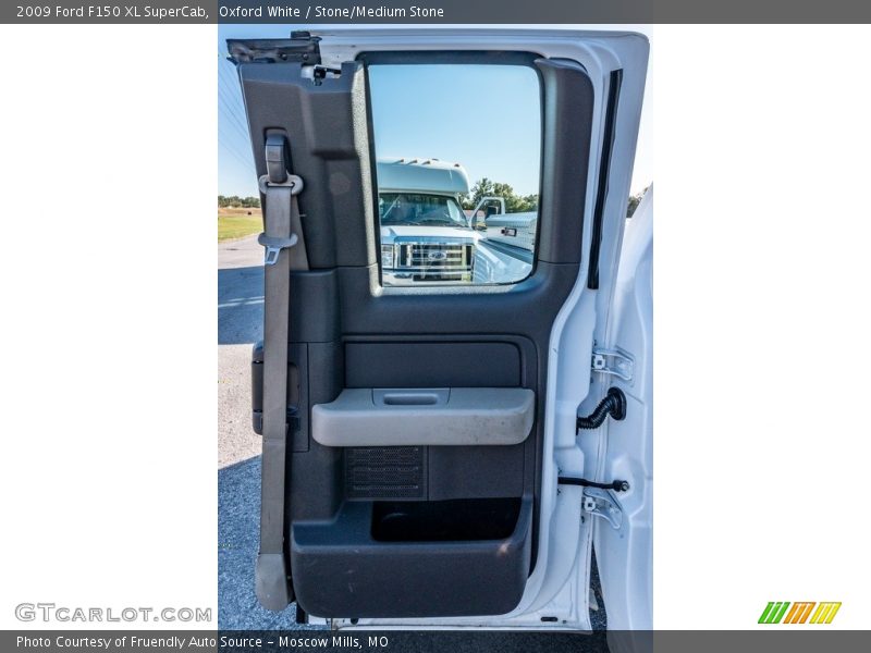 Oxford White / Stone/Medium Stone 2009 Ford F150 XL SuperCab