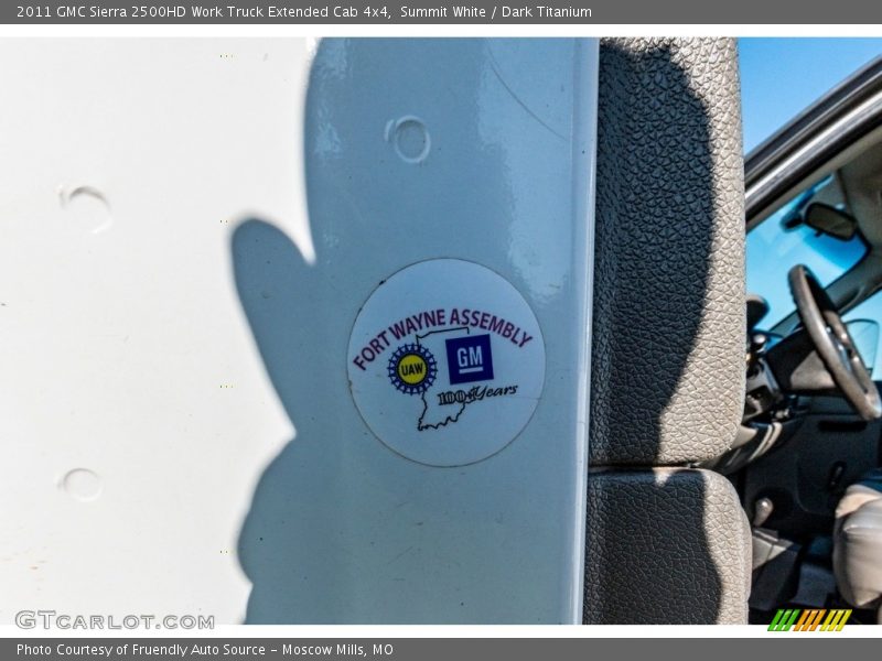 Summit White / Dark Titanium 2011 GMC Sierra 2500HD Work Truck Extended Cab 4x4