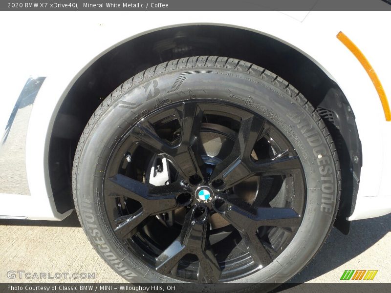Mineral White Metallic / Coffee 2020 BMW X7 xDrive40i