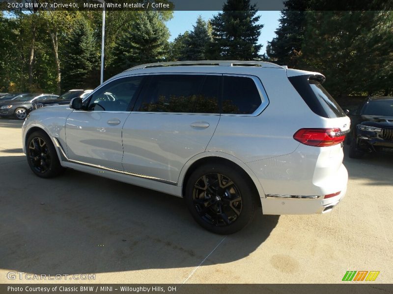 Mineral White Metallic / Coffee 2020 BMW X7 xDrive40i
