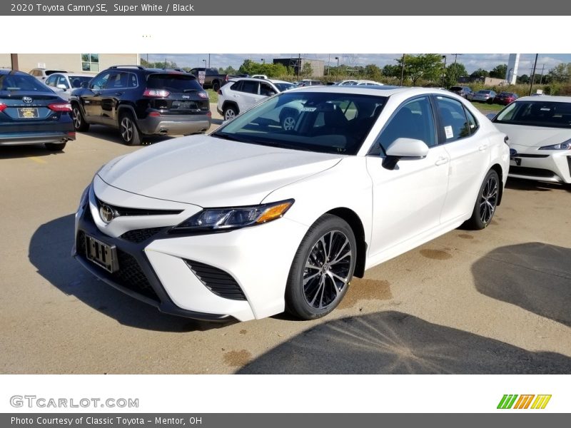 Super White / Black 2020 Toyota Camry SE