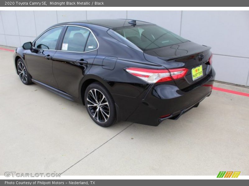 Midnight Black Metallic / Black 2020 Toyota Camry SE