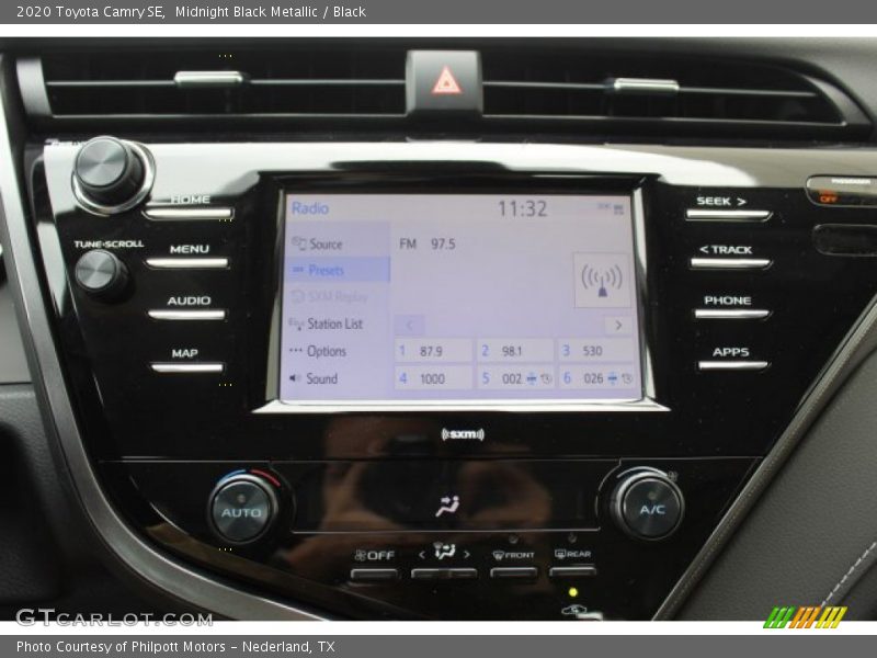 Midnight Black Metallic / Black 2020 Toyota Camry SE