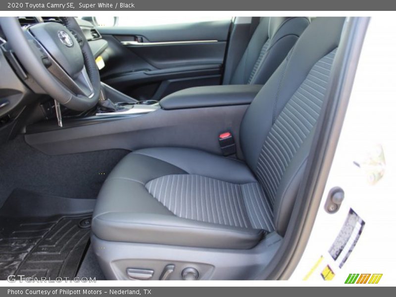Super White / Black 2020 Toyota Camry SE