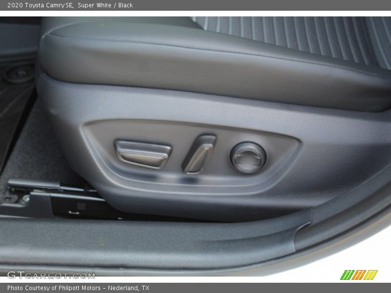 Super White / Black 2020 Toyota Camry SE
