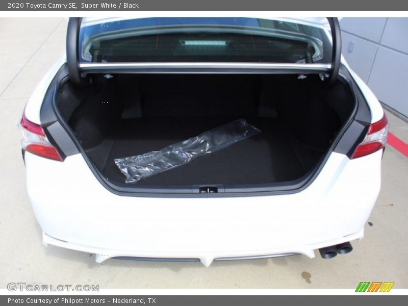 Super White / Black 2020 Toyota Camry SE