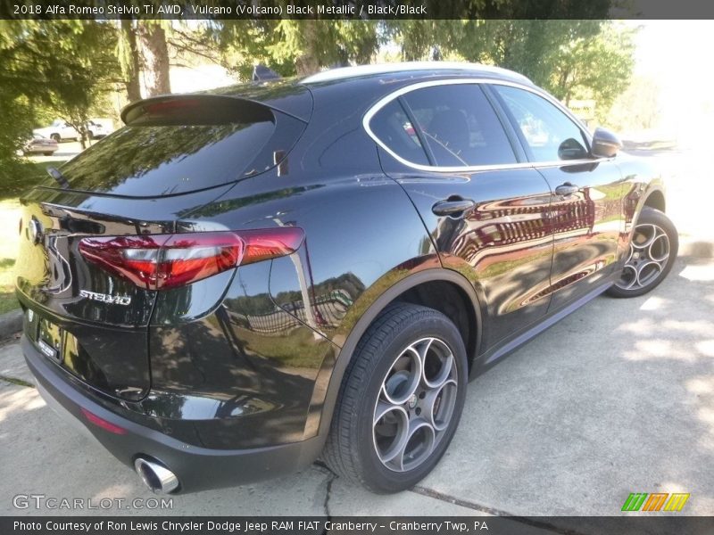 Vulcano (Volcano) Black Metallic / Black/Black 2018 Alfa Romeo Stelvio Ti AWD