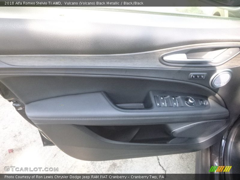 Vulcano (Volcano) Black Metallic / Black/Black 2018 Alfa Romeo Stelvio Ti AWD