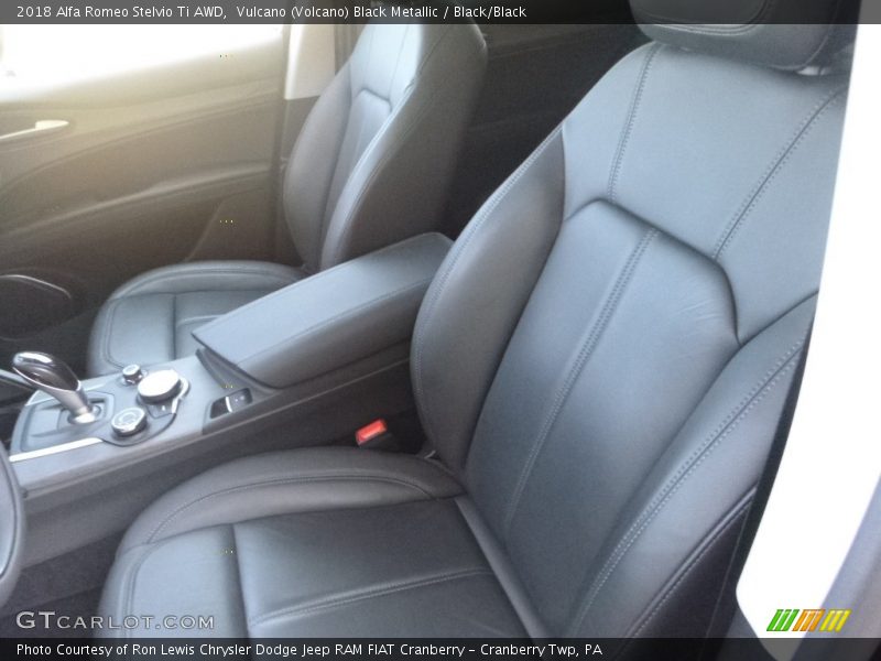 Vulcano (Volcano) Black Metallic / Black/Black 2018 Alfa Romeo Stelvio Ti AWD