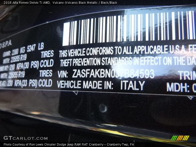 Vulcano (Volcano) Black Metallic / Black/Black 2018 Alfa Romeo Stelvio Ti AWD