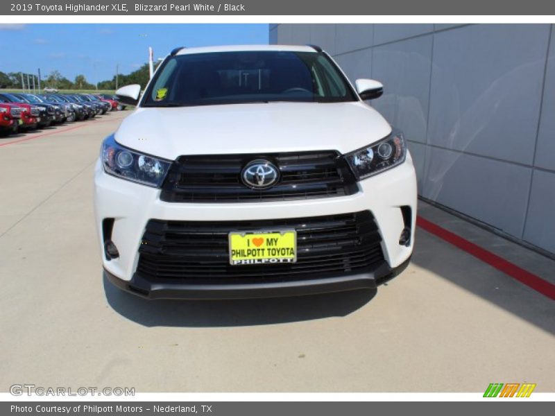Blizzard Pearl White / Black 2019 Toyota Highlander XLE