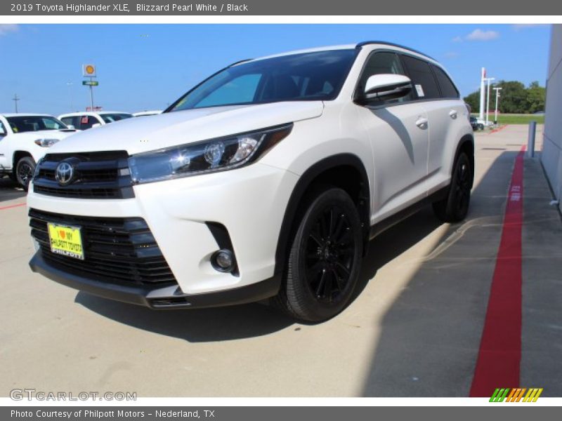 Blizzard Pearl White / Black 2019 Toyota Highlander XLE