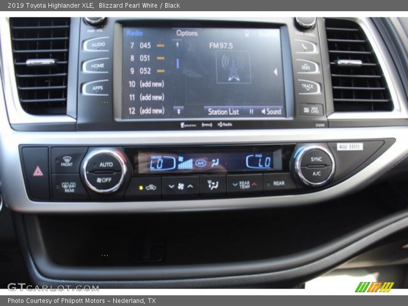 Blizzard Pearl White / Black 2019 Toyota Highlander XLE