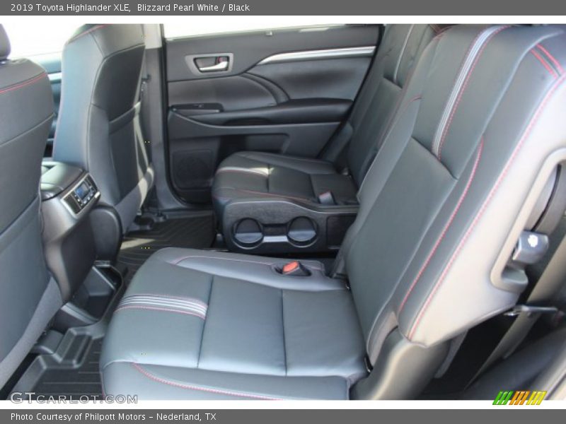 Blizzard Pearl White / Black 2019 Toyota Highlander XLE