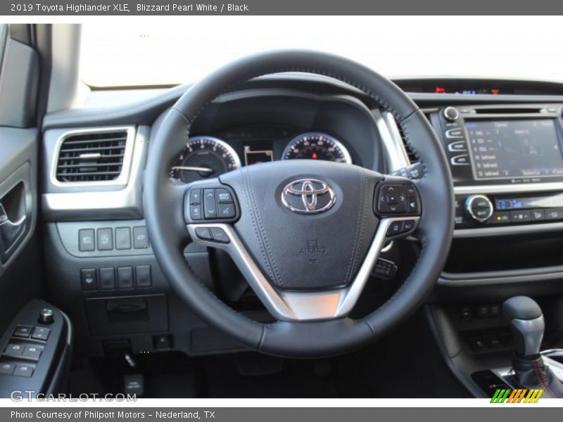 Blizzard Pearl White / Black 2019 Toyota Highlander XLE