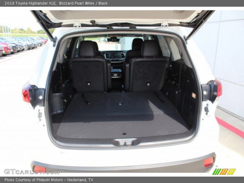 Blizzard Pearl White / Black 2019 Toyota Highlander XLE