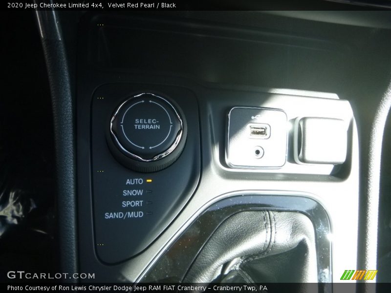 Velvet Red Pearl / Black 2020 Jeep Cherokee Limited 4x4