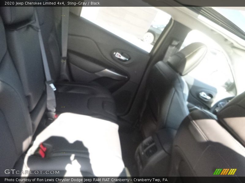 Sting-Gray / Black 2020 Jeep Cherokee Limited 4x4