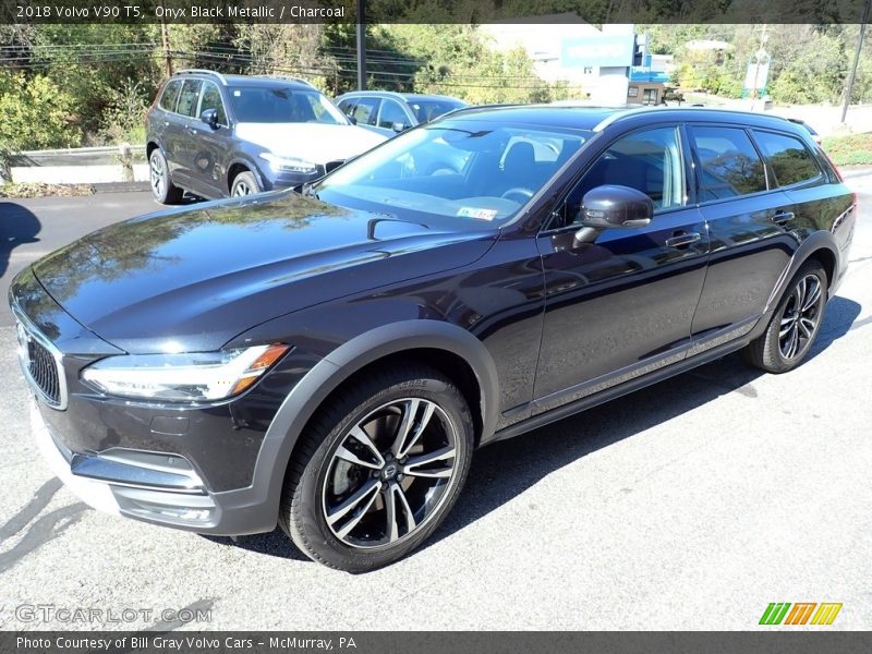 Front 3/4 View of 2018 V90 T5