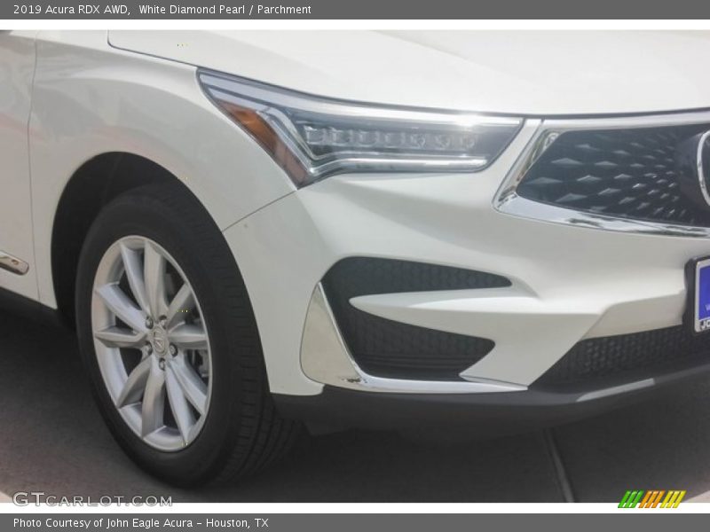 White Diamond Pearl / Parchment 2019 Acura RDX AWD