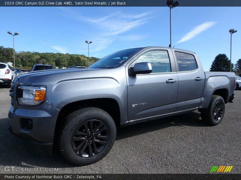 Front 3/4 View of 2020 Canyon SLE Crew Cab 4WD