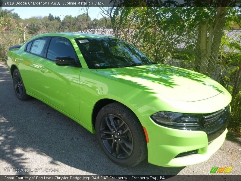 Front 3/4 View of 2019 Charger SXT AWD