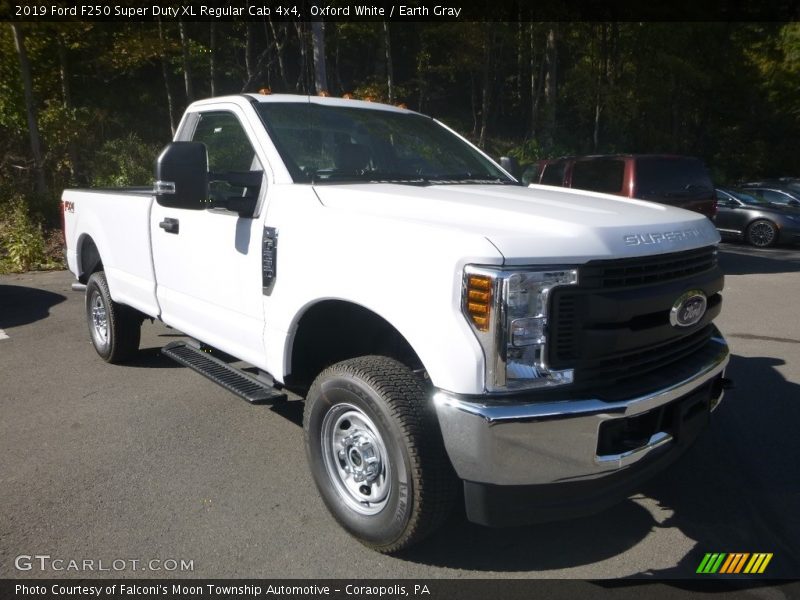 Oxford White / Earth Gray 2019 Ford F250 Super Duty XL Regular Cab 4x4